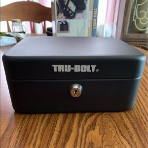 TRU-BOLT CONVERTIBLE SECURITY BOX